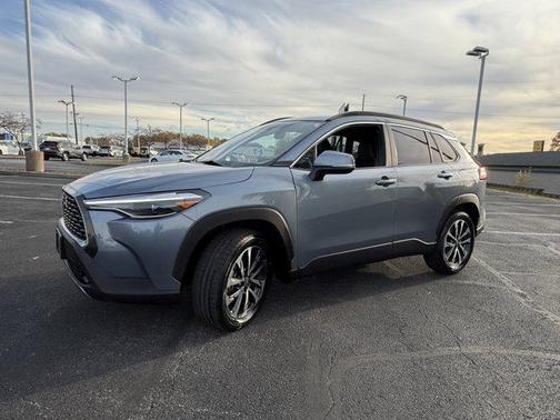 2024 Toyota Corolla Cross XLE