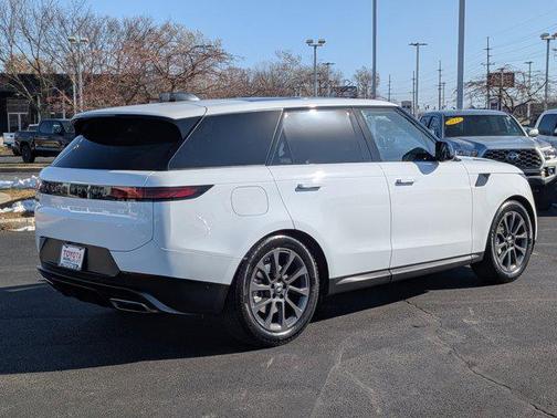 2024 Land Rover Range Rover Sport SE