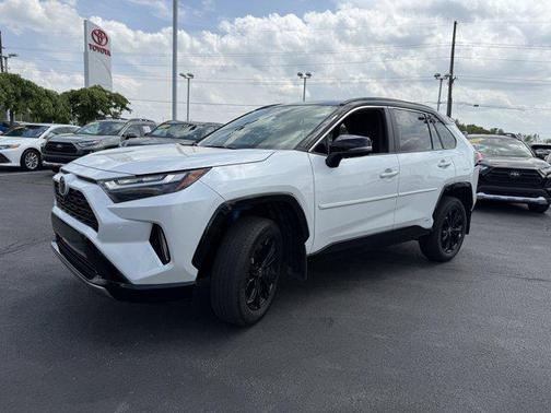 2025 Toyota RAV4 Hybrid SE