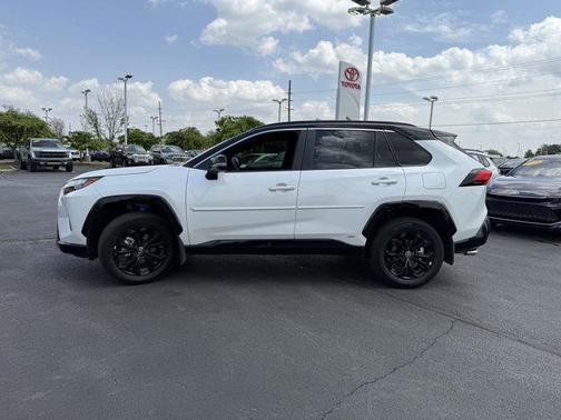 2025 Toyota RAV4 Hybrid SE