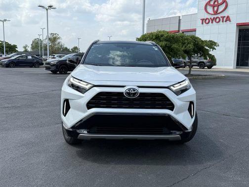 2025 Toyota RAV4 Hybrid SE