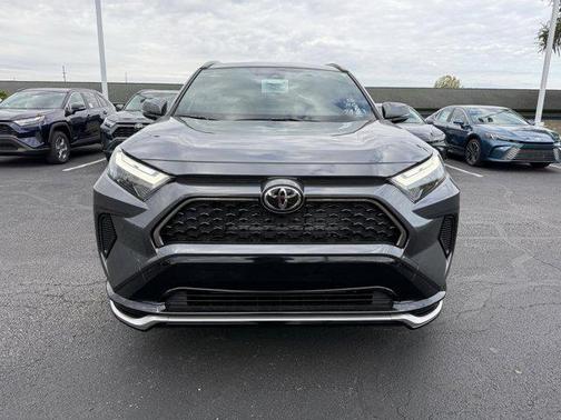 2025 Toyota RAV4 Hybrid SE