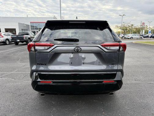 2025 Toyota RAV4 Hybrid SE