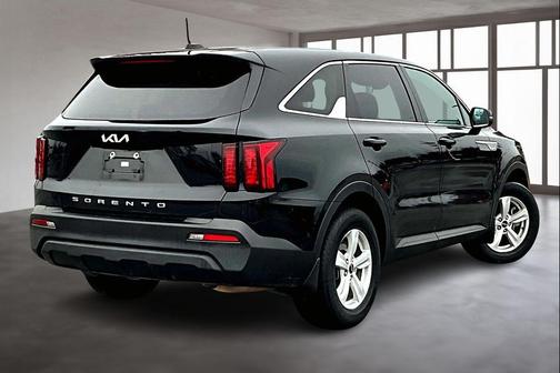 2022 Kia Sorento LX