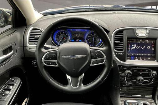 2018 Chrysler 300 Touring