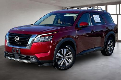 2022 Nissan Pathfinder SL 4WD