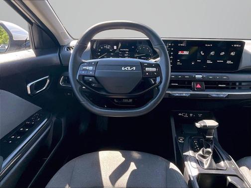 Snow White Pearl 2025 Kia K4 EX