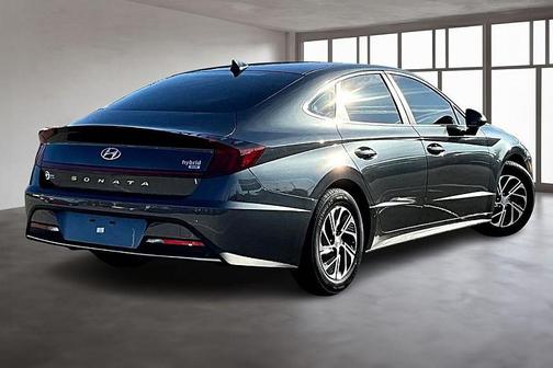 2023 Hyundai SONATA Hybrid Base
