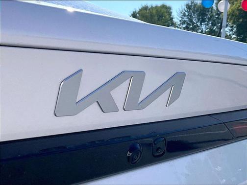 Snow White Pearl 2026 Kia K4 LXS