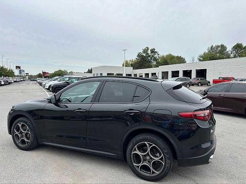 2021 Alfa Romeo Stelvio Base