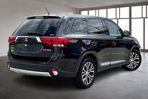 2016 Mitsubishi Outlander ES