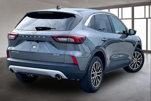 Carbonized Gray Metallic 2023 Ford Escape Active