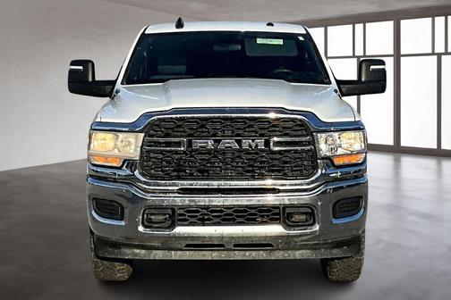 2023 RAM 2500 Tradesman Crew Cab 4x4 6'4' Box