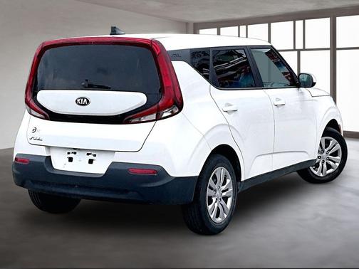 Snow White Pearl 2021 Kia Soul LX