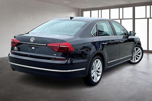 2018 Volkswagen Passat 2.0T SEL Premium