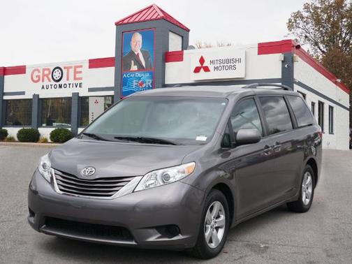2017 Toyota Sienna LE
