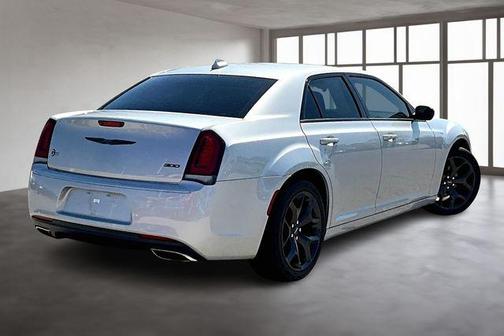 2021 Chrysler 300 Touring