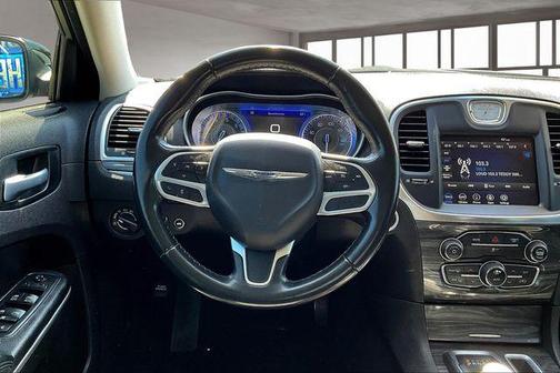 2021 Chrysler 300 Touring