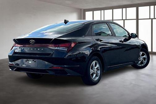 2021 Hyundai ELANTRA SE