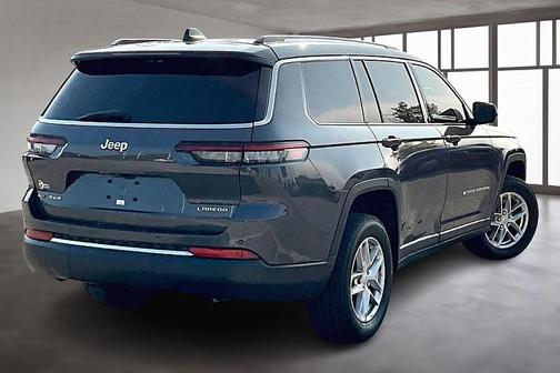 2022 Jeep Grand Cherokee L Laredo