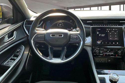 2022 Jeep Grand Cherokee L Laredo