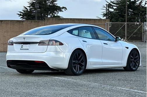 2022 Tesla Model S Base
