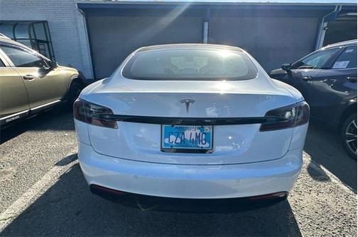 2022 Tesla Model S Base