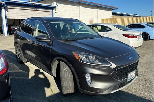 2020 Ford Escape Titanium