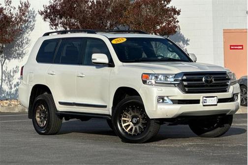 2019 Toyota Land Cruiser Base