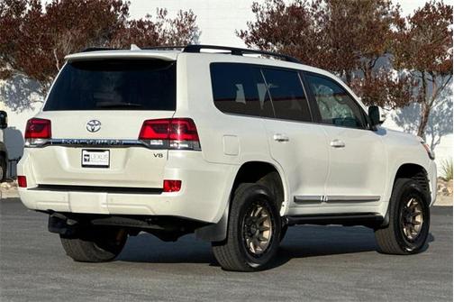 2019 Toyota Land Cruiser Base