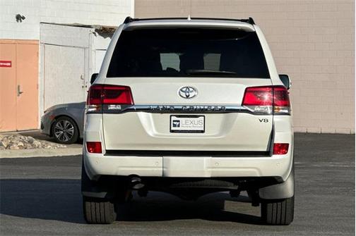 2019 Toyota Land Cruiser Base