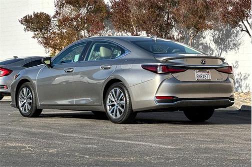 2020 Lexus ES 300h Base