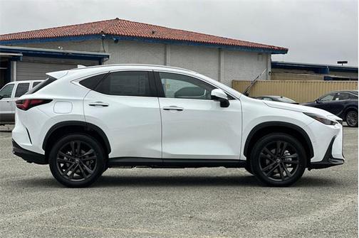 2026 Lexus NX 450h+ Luxury