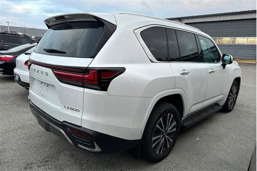 2024 Lexus LX 600 Premium