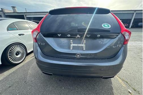 2017 Volvo V60 T5 Platinum