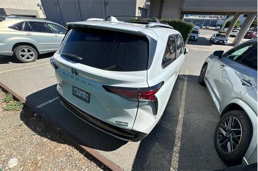 2023 Toyota Sienna Limited 7-Passenger