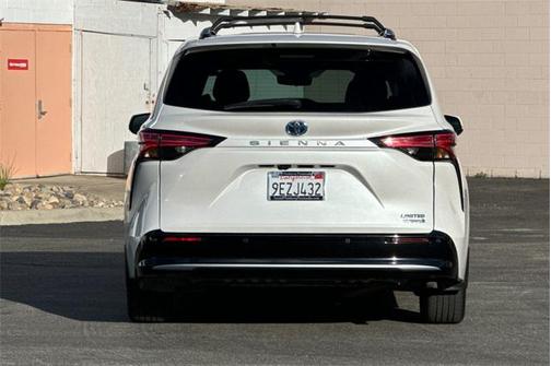 2023 Toyota Sienna Limited 7-Passenger