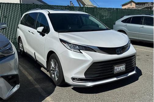 2023 Toyota Sienna Limited 7-Passenger
