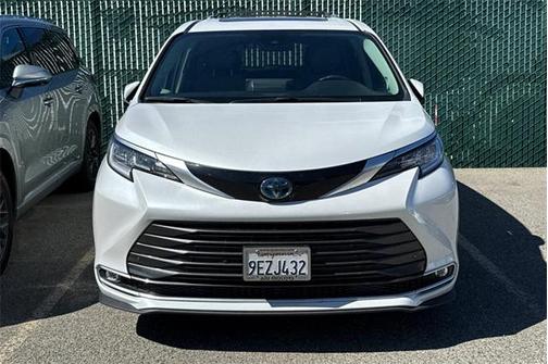 2023 Toyota Sienna Limited 7-Passenger