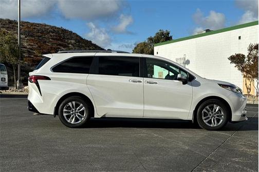 2023 Toyota Sienna Limited 7-Passenger