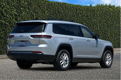 Silver Zynith 2022 Jeep Grand Cherokee L Laredo