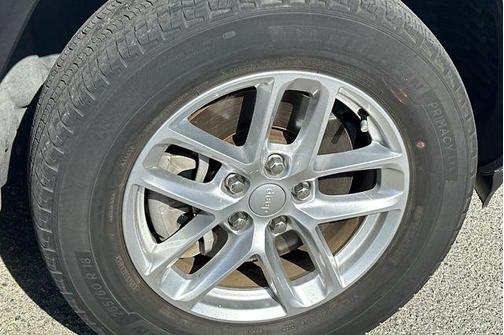 Silver Zynith 2022 Jeep Grand Cherokee L Laredo