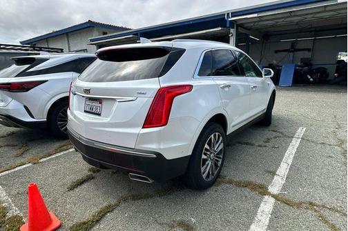 Crystal White 2017 Cadillac XT5 Premium Luxury