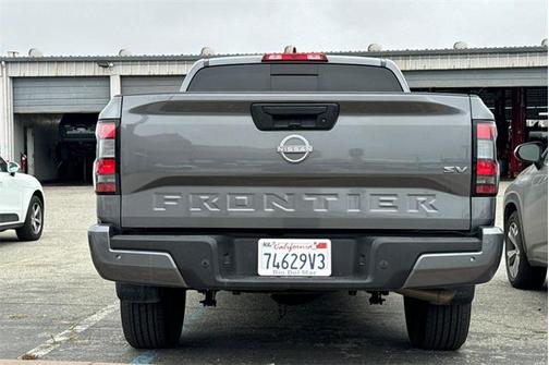 2023 Nissan Frontier SV