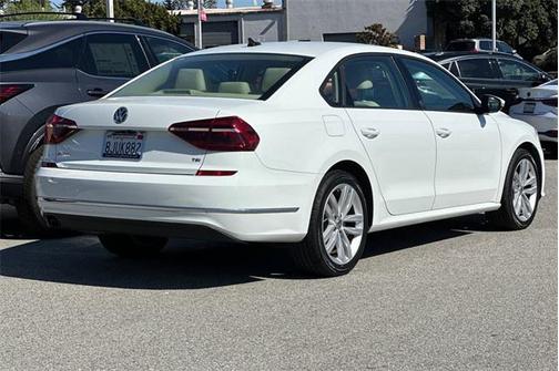 2019 Volkswagen Passat 2.0T Wolfsburg Edition