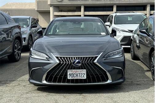 2022 Lexus ES 300h Luxury