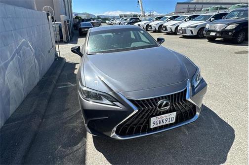 2023 Lexus ES 300h Base