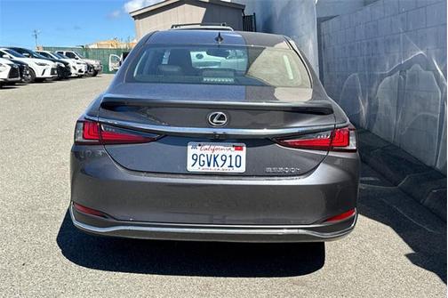 2023 Lexus ES 300h Base