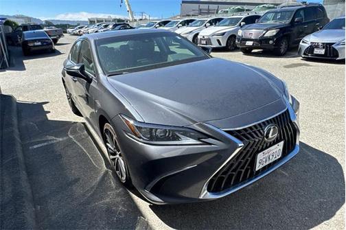 2023 Lexus ES 300h Base