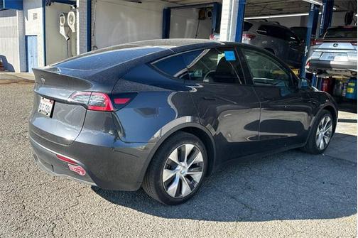 2024 Tesla Model Y Long Range Dual Motor All-Wheel Drive